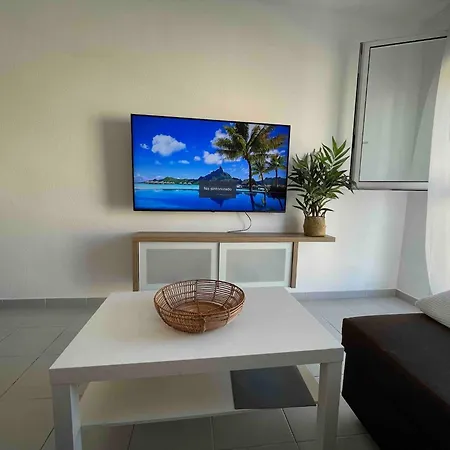 Carmenes 2 Apartment
